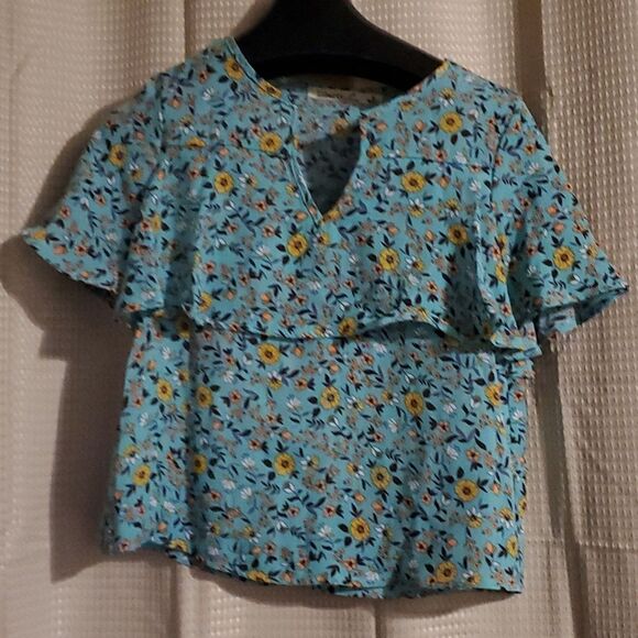 LIBERTY LOVE CUTOUT NECK TOP USE M - Picture 1 of 8